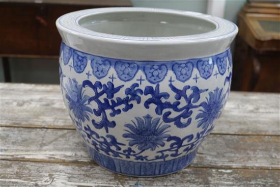 A blue and white pot